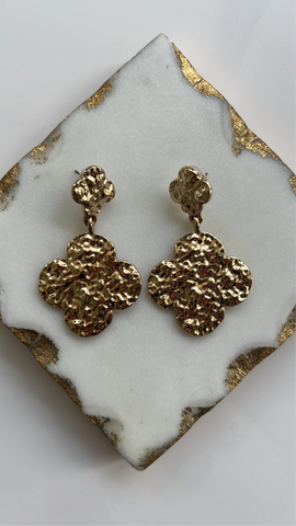 GOLDEN CLOVER CHARM