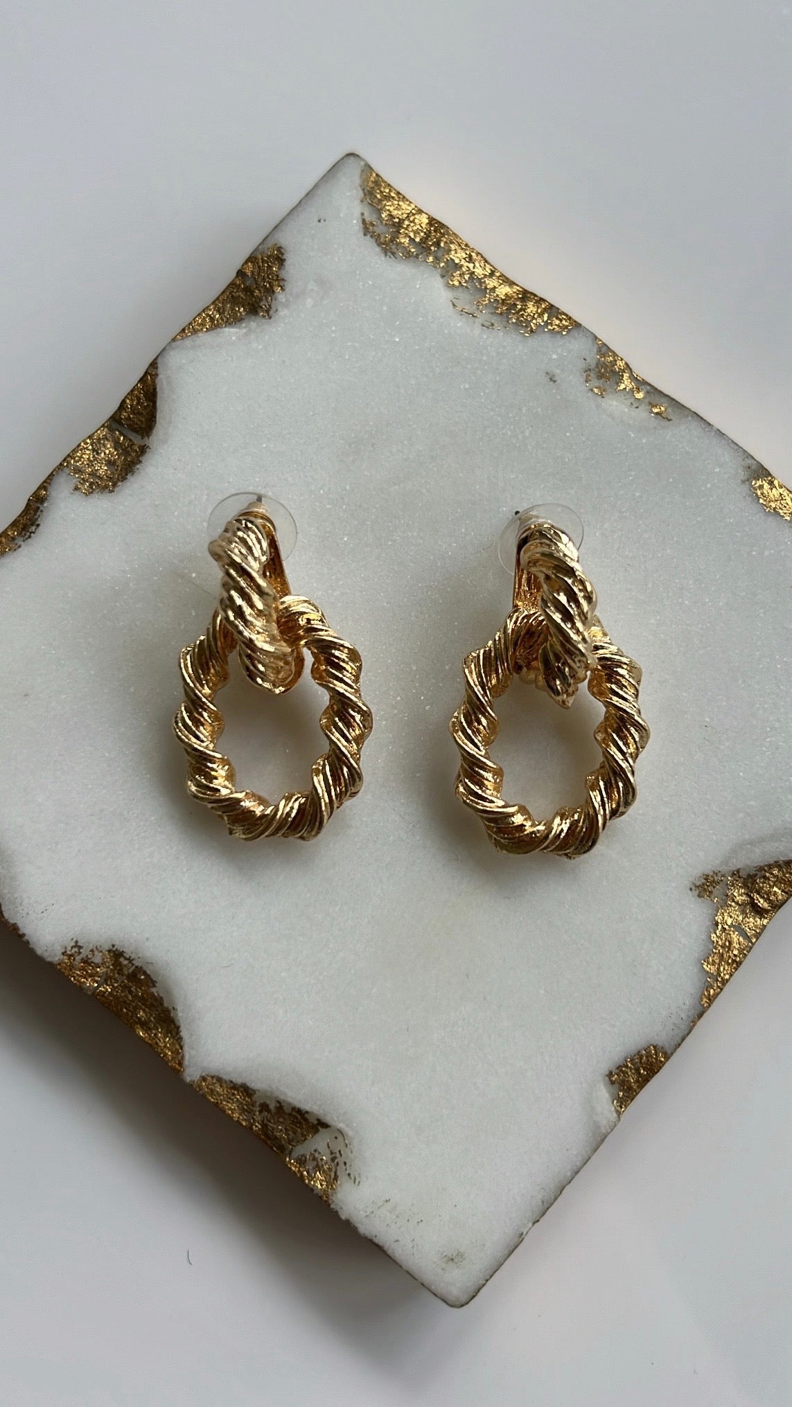 TWIST & SHINE HOOPS