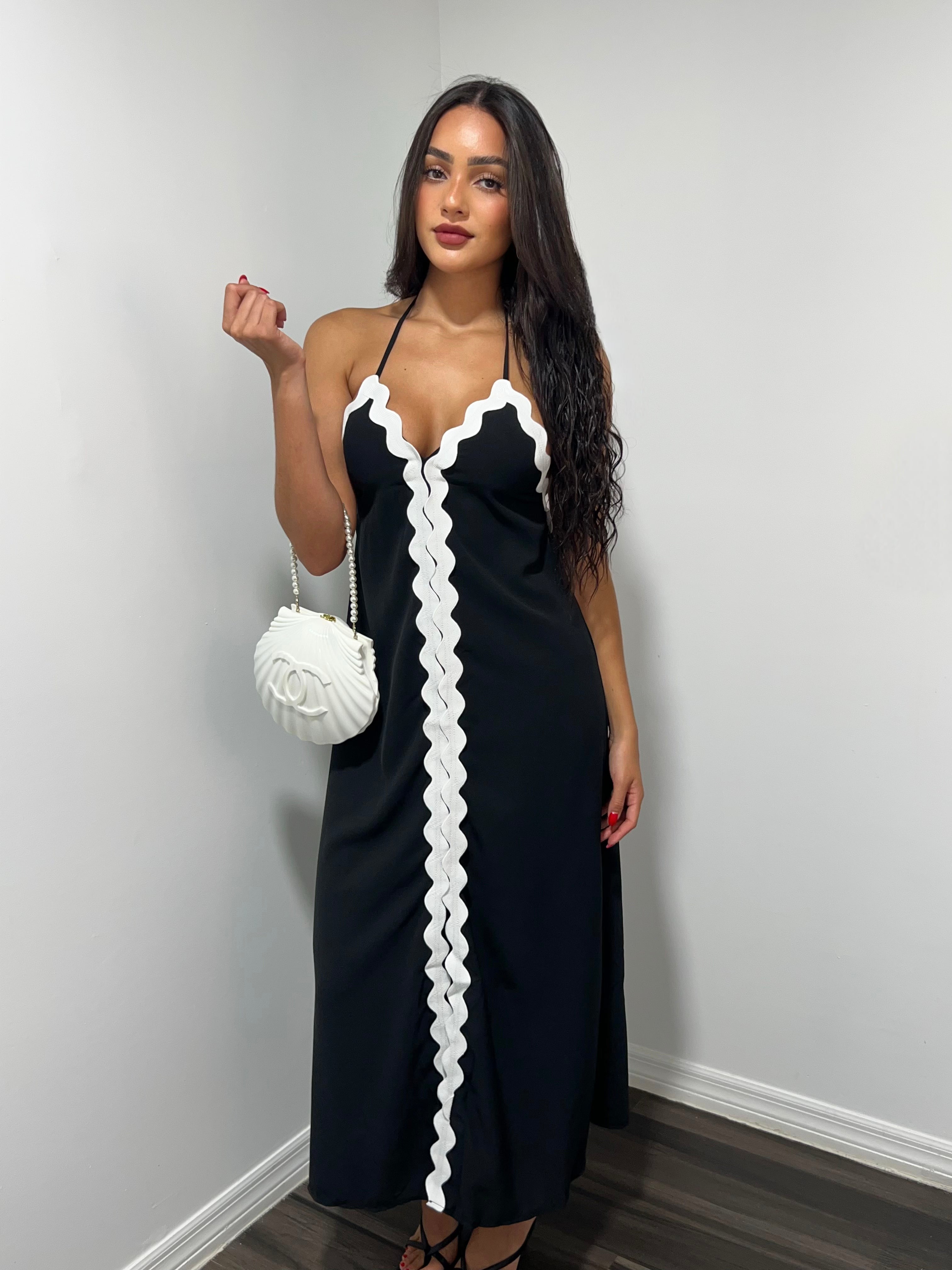 MONOCO NIGHTS SCALLOPED MAXI DRESS